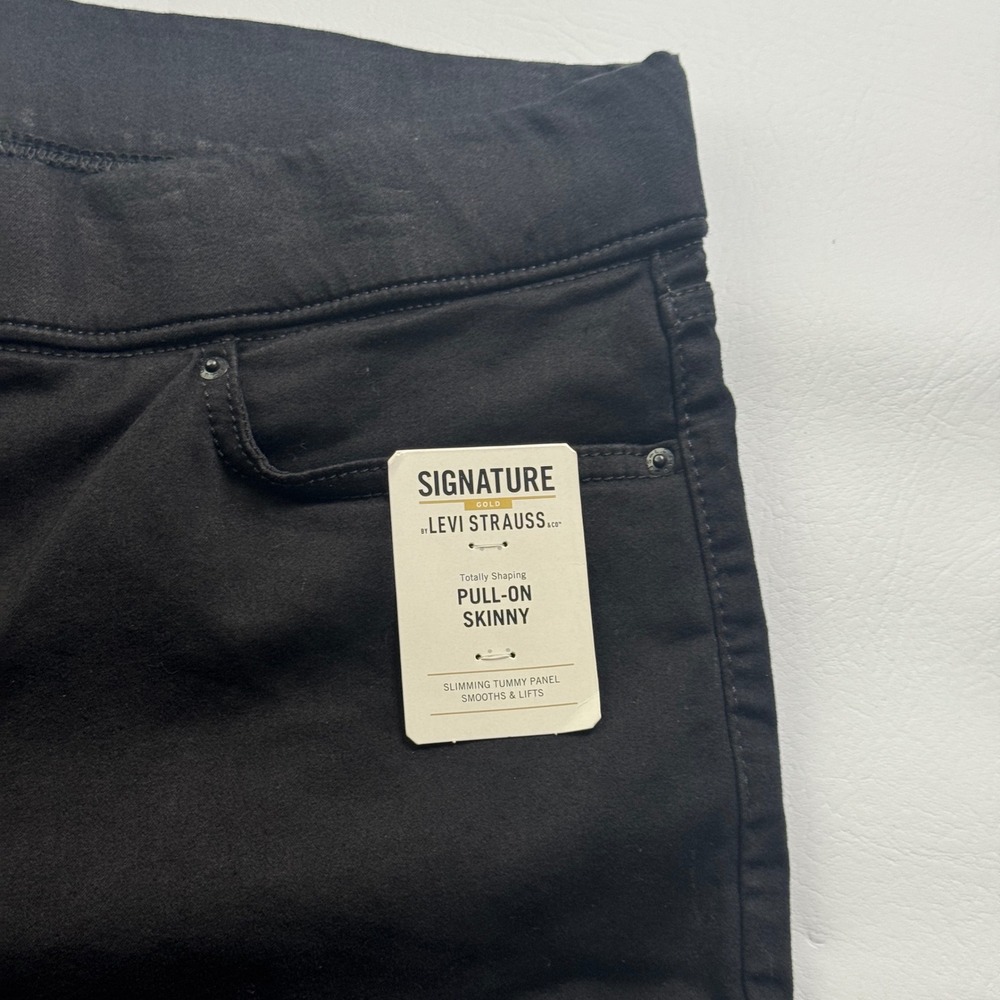 Signature Levi Strauss Totally Shaping Pull-On Skinny Black Jeans 18L W34 L32 - Picture 16 of 16